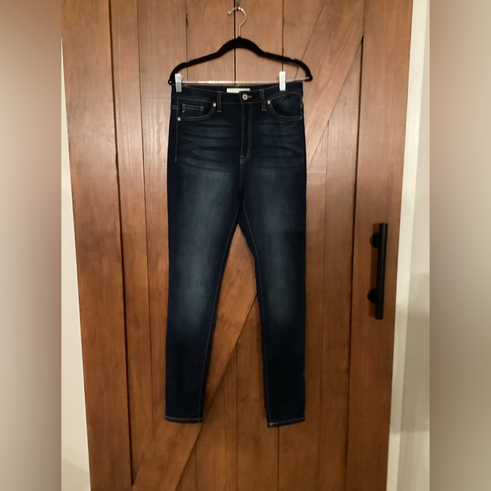 Kancan size 9 dark wash  skinny jeans
